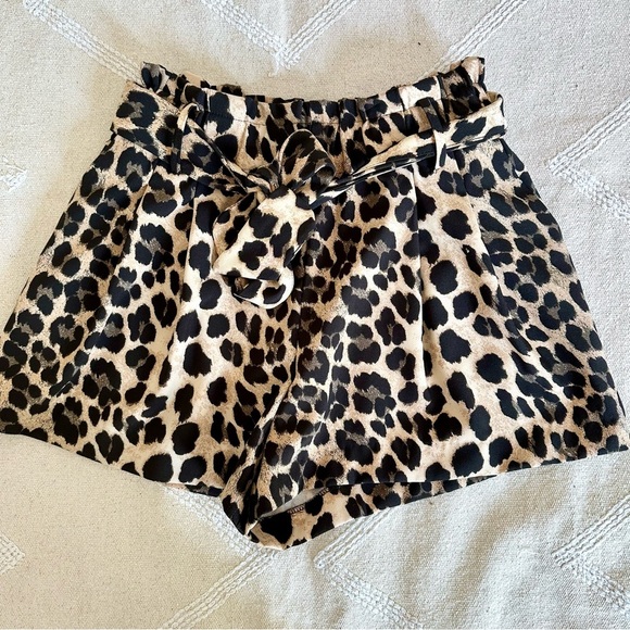 Zara Leopard Print High Waisted Shorts Small - Picture 4 of 7